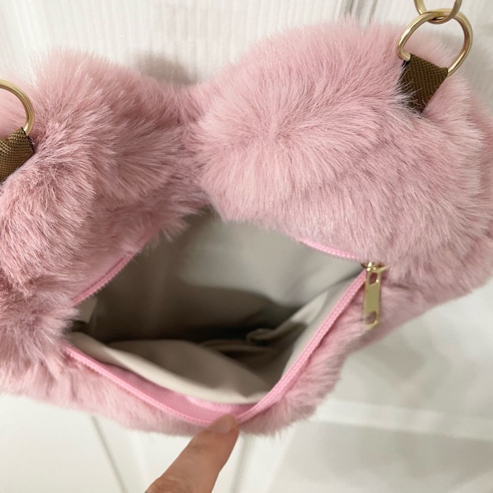 Fluffy Heart-Shaped Shoulder Bag – Soft Pink Faux Fur Purse - Picture 5 of 5